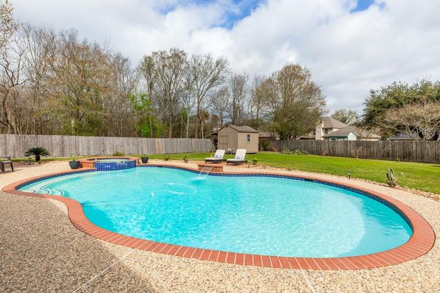 7615 Colonial Drive, Beaumont, TX 77707