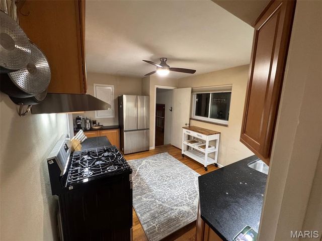 84 S Laclede Station Road, Webster Groves, MO 63119