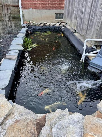 84 S Laclede Station Road, Webster Groves, MO 63119