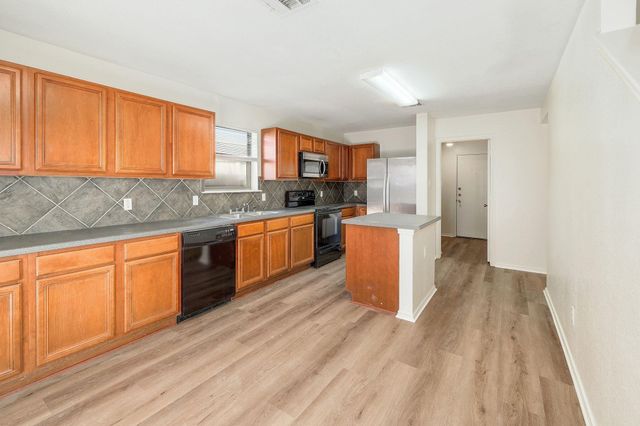 3502 Sandy Brook DR, Round Rock, TX 78665