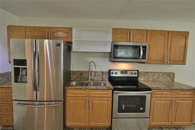 11 California RD, Lehigh Acres, FL 33936