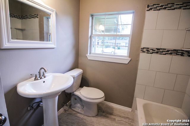 102 NORTHILL DR, San Antonio, TX 78201