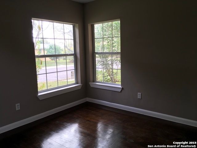 102 NORTHILL DR, San Antonio, TX 78201