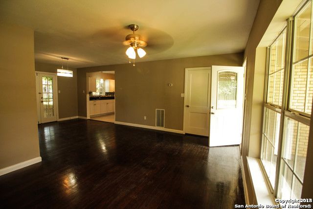 102 NORTHILL DR, San Antonio, TX 78201