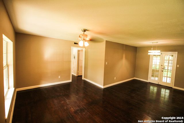 102 NORTHILL DR, San Antonio, TX 78201