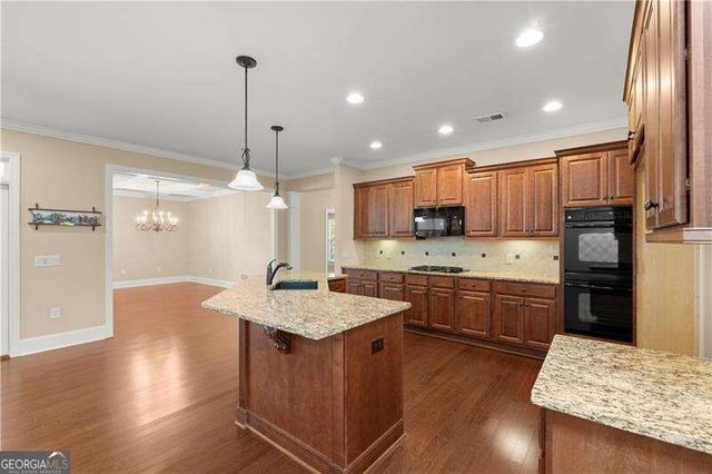 240 Somerset Circle, Woodstock, GA 30189