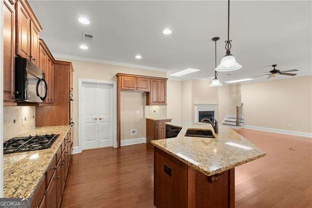240 Somerset Circle, Woodstock, GA 30189