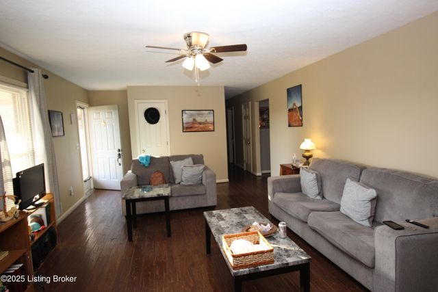 148 Primrose Dr, Mt Washington, KY 40047