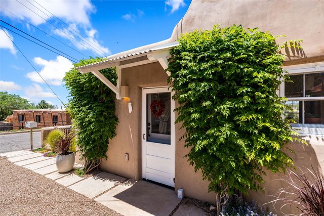 133 Kearny Avenue, Santa Fe, NM 87501