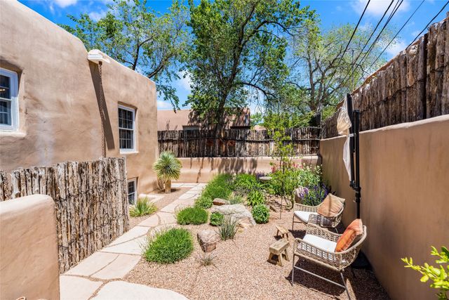 133 Kearny Avenue, Santa Fe, NM 87501