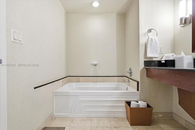 18001 Collins Ave 1111, Sunny Isles Beach, FL 33160