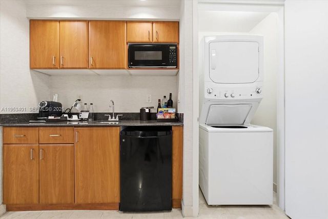 18001 Collins Ave 1111, Sunny Isles Beach, FL 33160