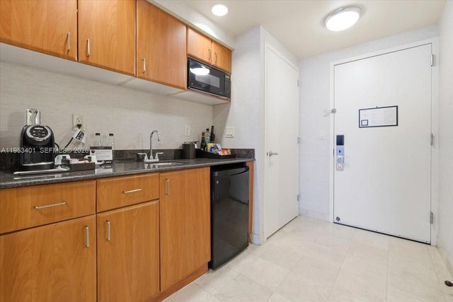 18001 Collins Ave 1111, Sunny Isles Beach, FL 33160