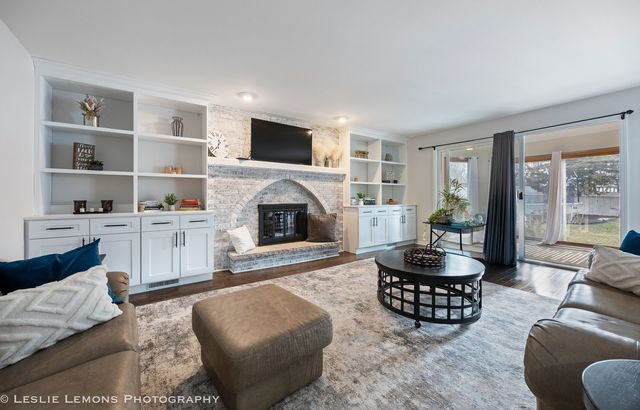 398 Woodlane Court, Wood Dale, IL 60191