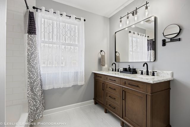 398 Woodlane Court, Wood Dale, IL 60191