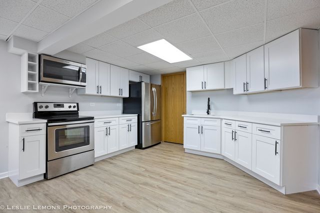 398 Woodlane Court, Wood Dale, IL 60191