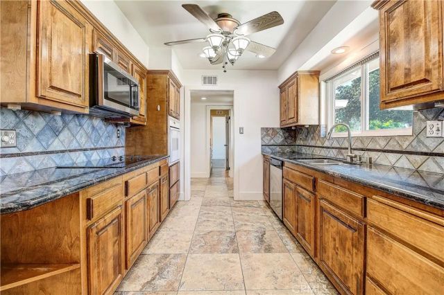 1960 Wetherly, Riverside, CA 92506