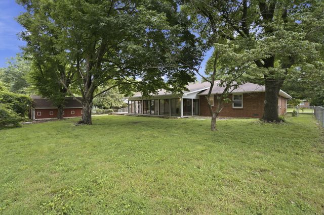 4017 S Fairway Avenue, Springfield, MO 65804