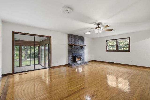 4017 S Fairway Avenue, Springfield, MO 65804