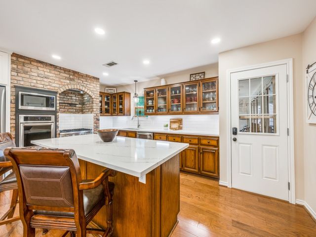 1000 Balfour Drive, Cedar Hill, TX 75104