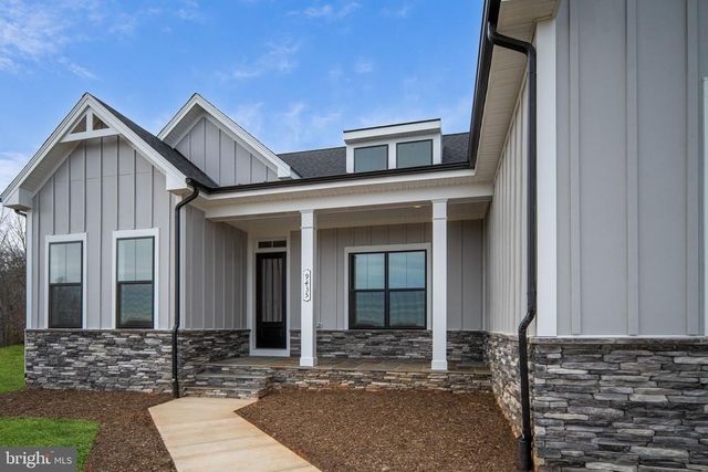 8633 ROSNI WAY, Fredericksburg, VA 22407