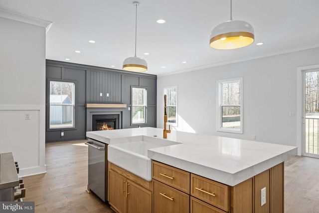 8633 ROSNI WAY, Fredericksburg, VA 22407