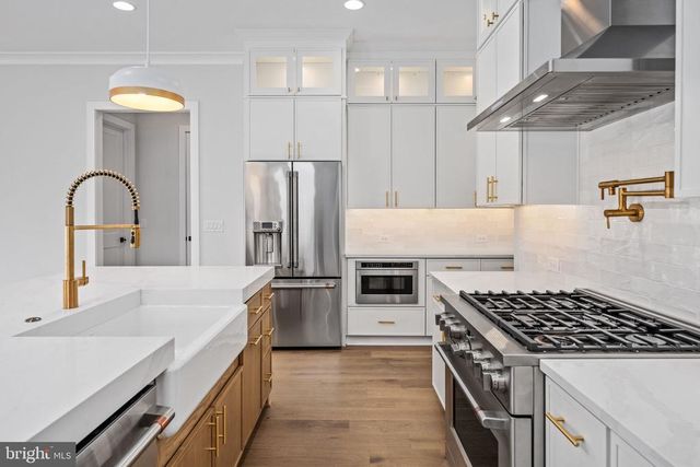 8633 ROSNI WAY, Fredericksburg, VA 22407