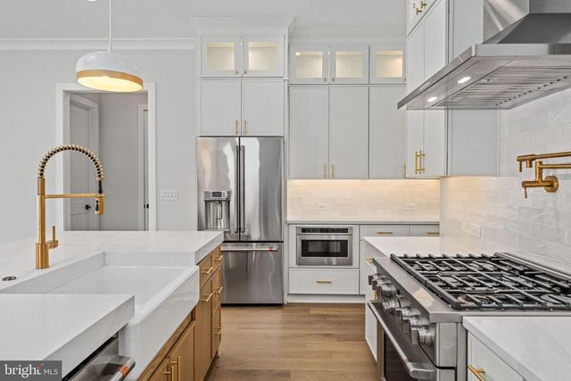 8633 ROSNI WAY, Fredericksburg, VA 22407