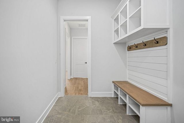 8633 ROSNI WAY, Fredericksburg, VA 22407