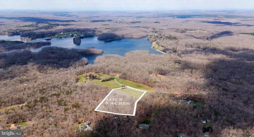 8633 ROSNI WAY, Fredericksburg, VA 22407