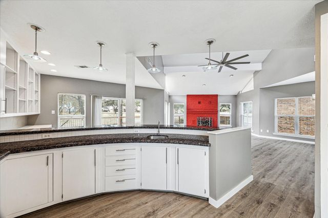 146 Dawns Edge Drive, Conroe, TX 77356