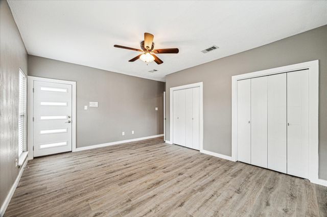 146 Dawns Edge Drive, Conroe, TX 77356