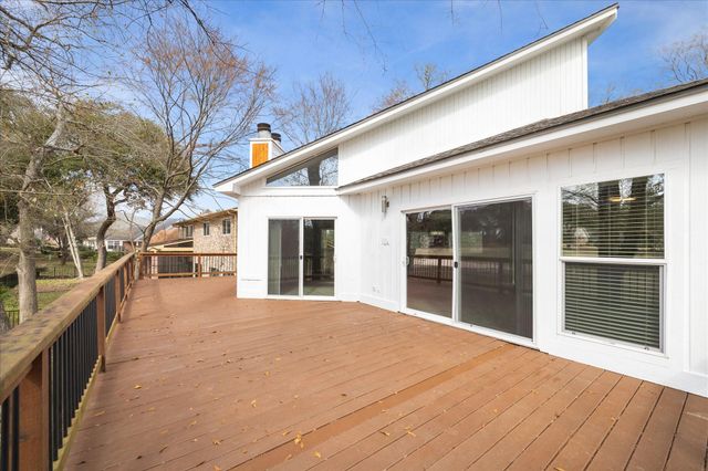 146 Dawns Edge Drive, Conroe, TX 77356