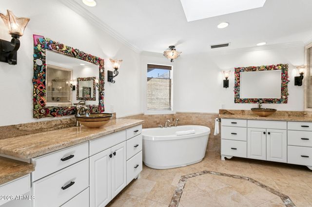 2140 E SOLANO Drive, Phoenix, AZ 85016