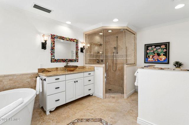 2140 E SOLANO Drive, Phoenix, AZ 85016