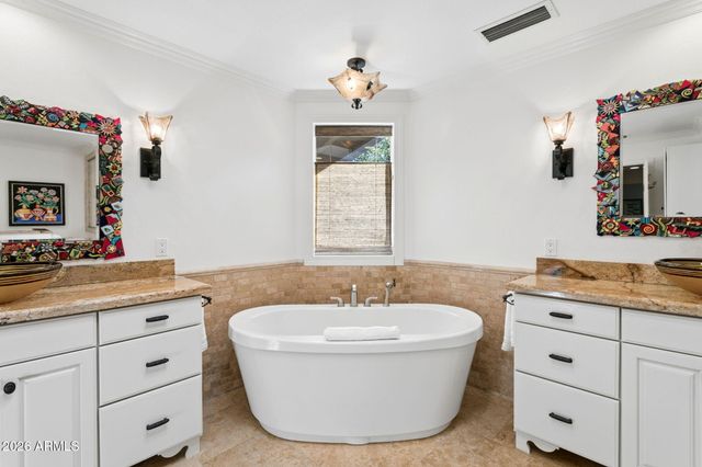 2140 E SOLANO Drive, Phoenix, AZ 85016