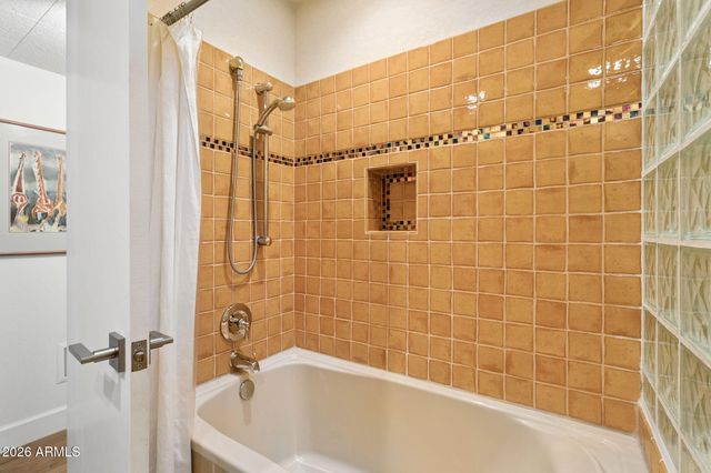 2140 E SOLANO Drive, Phoenix, AZ 85016