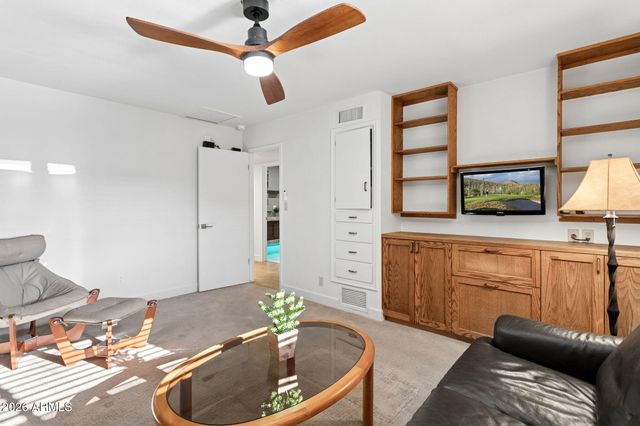 2140 E SOLANO Drive, Phoenix, AZ 85016