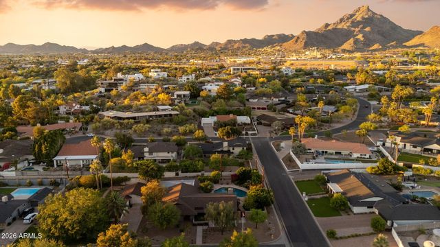 2140 E SOLANO Drive, Phoenix, AZ 85016