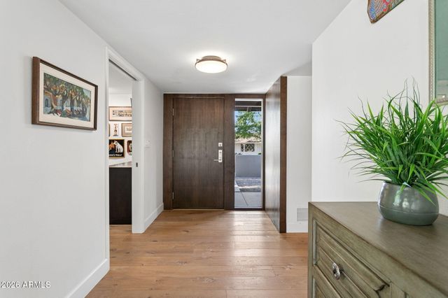 2140 E SOLANO Drive, Phoenix, AZ 85016