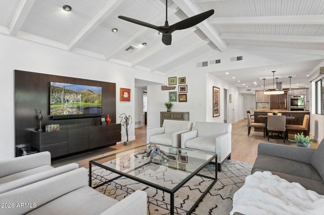 2140 E SOLANO Drive, Phoenix, AZ 85016