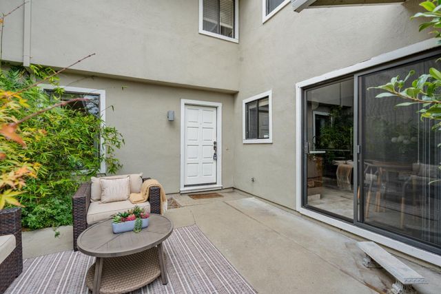 30 Donnas Lane, Hollister, CA 95023