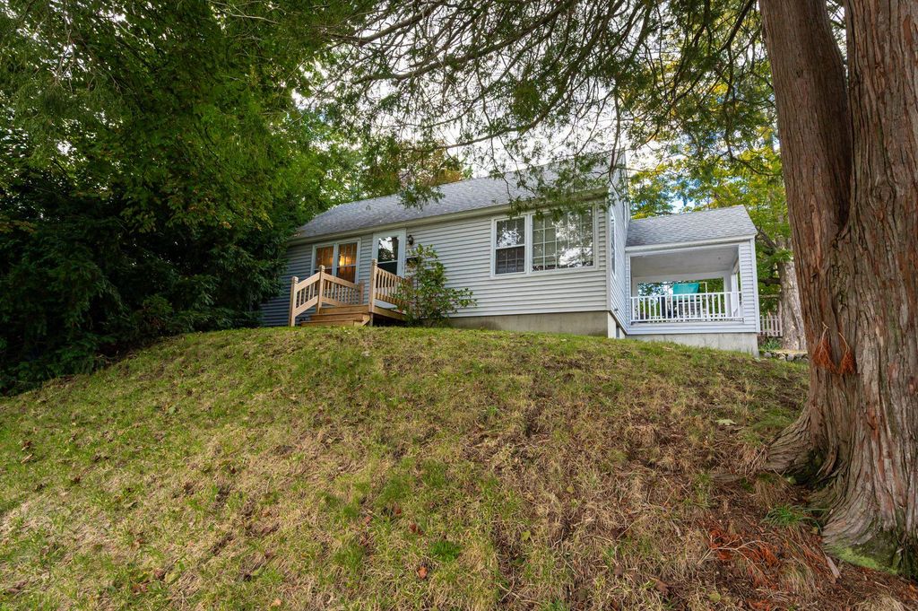 11 Fairmount Street, Nashua, NH 03064