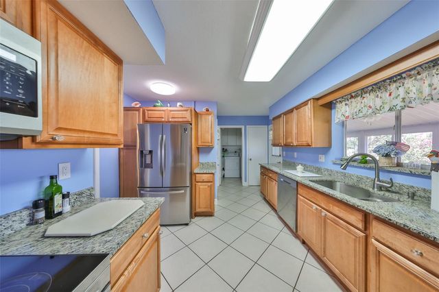 607 FOX HILLS DRIVE, Sun City Center, FL 33573