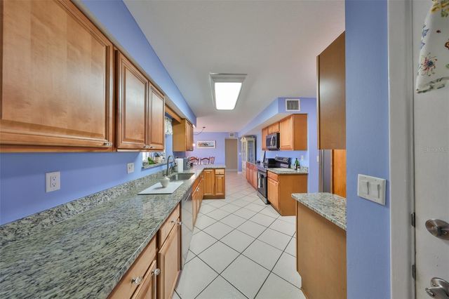 607 FOX HILLS DRIVE, Sun City Center, FL 33573