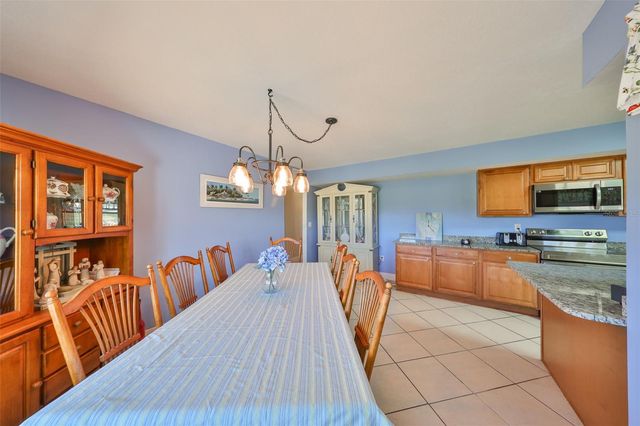 607 FOX HILLS DRIVE, Sun City Center, FL 33573