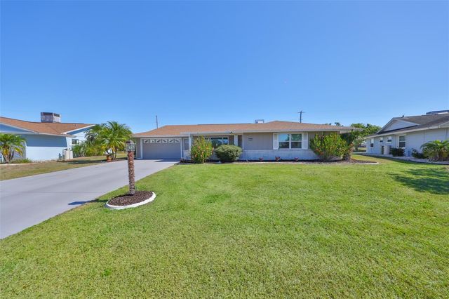 607 FOX HILLS DRIVE, Sun City Center, FL 33573