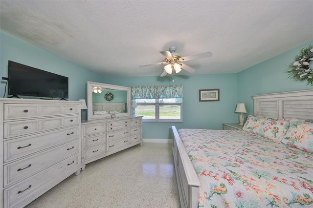 607 FOX HILLS DRIVE, Sun City Center, FL 33573