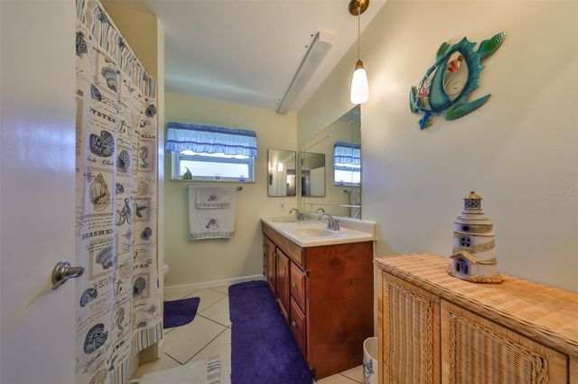 607 FOX HILLS DRIVE, Sun City Center, FL 33573