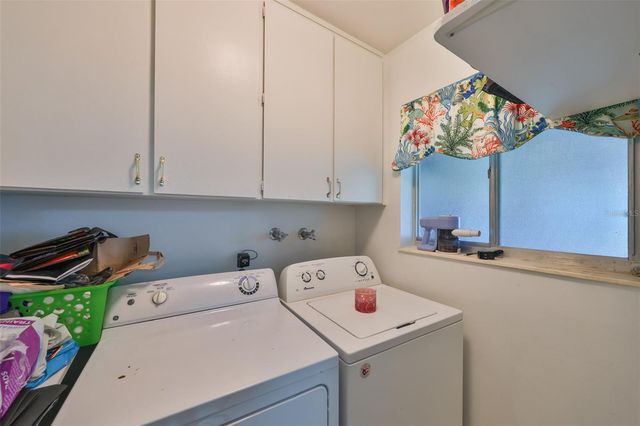 607 FOX HILLS DRIVE, Sun City Center, FL 33573